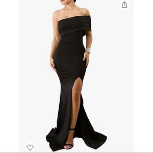 New! Women’s Black Gown Size Small